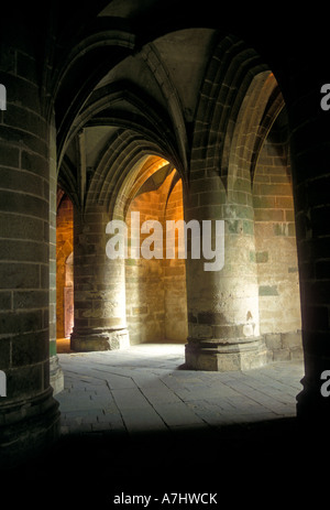 Krypta der großen Säulen, Krypta, Abtei, Le Mont Saint-Michel, römisch-katholisch, französische Abtei, Basse-Normandie, Frankreich Stockfoto
