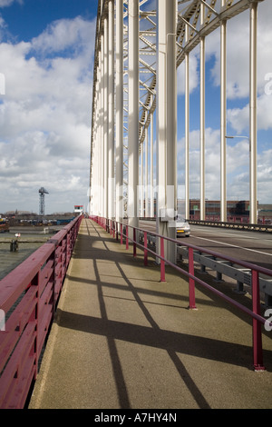 Fuß- und Pfad der Brücke über den Fluss Noord, Alblasserdam, Holland Stockfoto