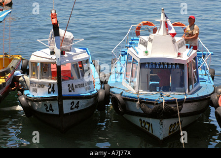 Fischerboote im Hafen von Valparaiso Chile Stockfoto