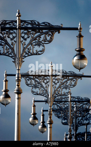 Reich verzierten viktorianischen Laternenmasten der Stadt Brighton und Hove Küste East Sussex Stockfoto