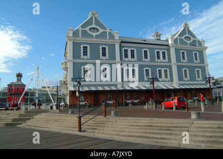 Morgensonne auf alten Kapitäne Port Gebäude V und eine Waterfront Kapstadt Stockfoto