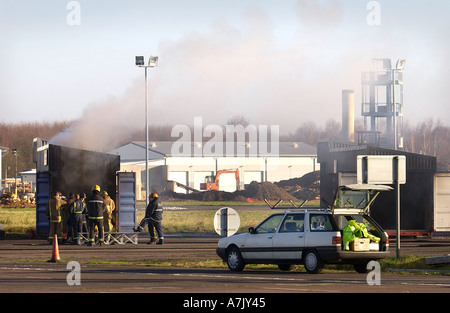 FEUERWEHRMANN TRAINING UK 2004 MORETON IN MARSH Stockfoto