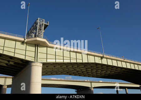 ANSICHT SÜDEN ENGLANDS THELWALLS VIADUKT UND M6 AUTOBAHN KREUZUNG MANCHESTER SHIP CANAL Stockfoto