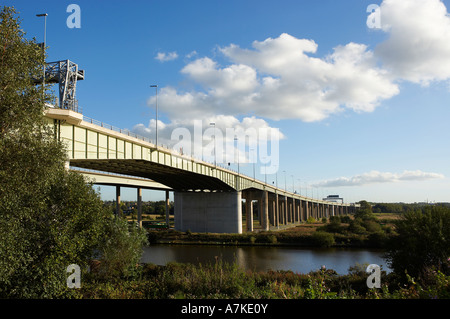 ANSICHT SÜDEN ENGLANDS THELWALLS VIADUKT UND M6 AUTOBAHN KREUZUNG MANCHESTER SHIP CANAL Stockfoto