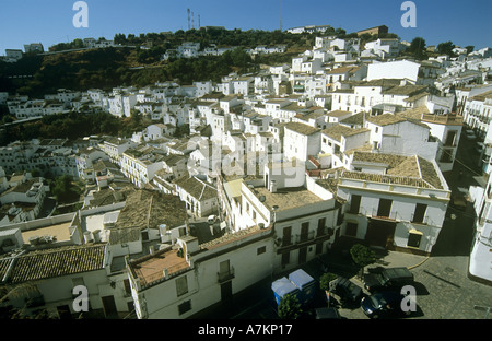 Übersicht der Setenil de Las bodegas Stockfoto