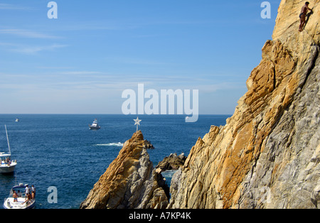 Die Klippen von La Quebrada in der Bucht von Acapulco, Mexiko Stockfoto