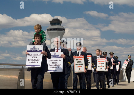 Airline Arbeiter protestieren Executive Boni Stockfoto