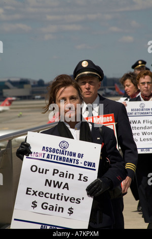 Airline Arbeiter protestieren Executive Boni Stockfoto