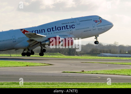 Die Virgin Atlantic-Boeing 747-400 im Bild ausziehen Stockfoto