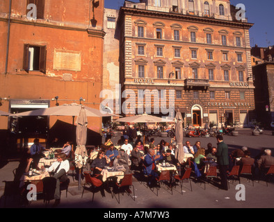 Italien Lazio Rom Piazza della Rotonda Straßencafé Menschen Stockfoto