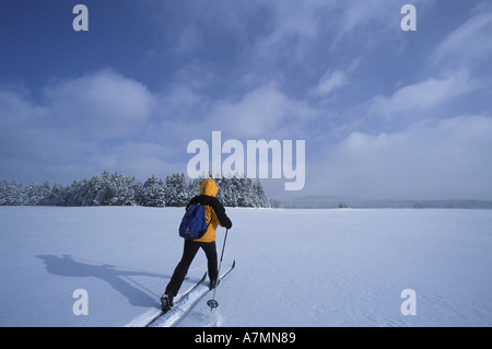 Nordamerika, uns, NH, Langlauf über zweite Connecticut Lake. Northern Forest. Wintersport. (MR) Stockfoto