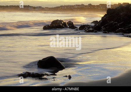 Nordamerika, uns, NH, Wallis Sands State Park.  Atlantischen Ozean. Bei Ebbe.  Sonne-Hund. Stockfoto