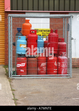 Gasflaschen in verschlossenen Käfig, Diebstahl und Missbrauch zu verhindern. Stockfoto