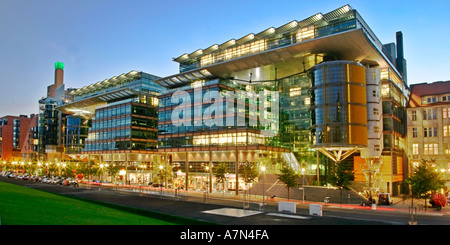 Berlin Mitte Potsdamer Platz Daimer Chrysler Areal moderne Segmentspannung von Debis Renzo Piano und Richard Rogers Panorama Stockfoto