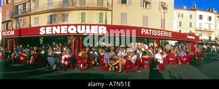 Frankreich hegen St Tropez Cafe de Senequier Terasse Ansicht Stockfoto
