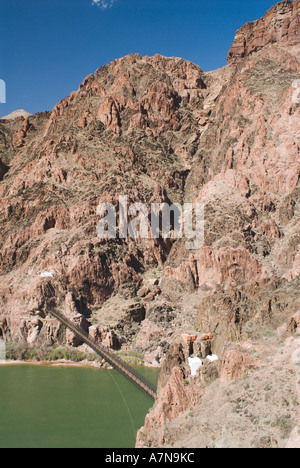 Die Black Bridge überquert den Colorado River am Ende der South Kaibab Trail in Grand Canyon Stockfoto