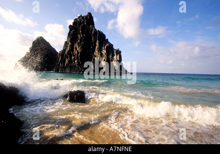 Brasilien, Pernambouco state, Fernando de Noronha Island, die zwei Brüder Hill (Morro Dos Dois Irmãos) Stockfoto