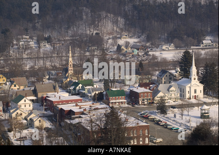 USA, Vermont, Süd Royalton: Green Bergstadt in SnowUSA, Vermont, Süd Royalton: Green Bergstadt im Schnee Stockfoto