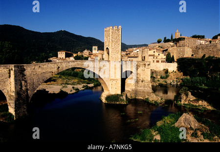 Spanien, Katalonien, das mittelalterliche Dorf Besalú, gelegen in der Provinz Gerona Stockfoto