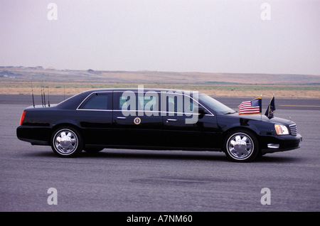 USA, Washington, Pasco, Limo warten auf Präsident George W. Bush auf Airforce One Stockfoto
