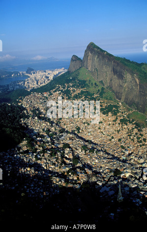 Brasilien, Rio De Janeiro, Rocinha Favela (Vorstadt) (Luftbild) Stockfoto