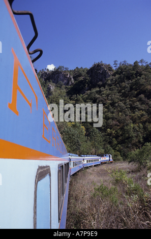 Der Chihuahua-Pacific Railway durch den Kupfer Canyon, Chihuahua, Mexiko reisen. Stockfoto