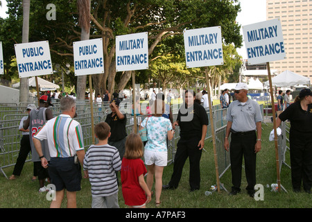 Miami Florida, Bayfront Park, Salute to Florida Heroes Festival, Festivals fair, zu Ehren des Militärs, Sicherheit, Sicherheit, Kriminalprävention, FL0712040053 Stockfoto