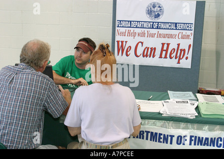 Florida Charlotte County, Port Charlotte, State FEMA Disaster Recovery Center, Zentrum, Federal Emergency Management Agency, Wetter, der Damag des Unwetters Charley Stockfoto