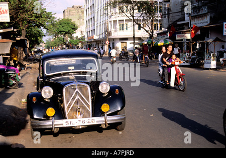 Vietnam, Saigon (Ho-Chi-Minh-Stadt), eine französische Oldtimer Citroen Stockfoto