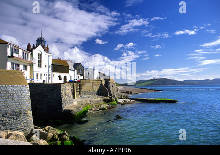 Lyme Bay und individuell gestaltete Haus Lyme Regis Dorset England Grafschaft UK England Europa Stockfoto