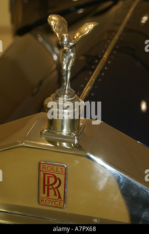 Rolls Royce Automobil 20 PS Geist der Ekstase Emblem auf Heizkörper Stockfoto