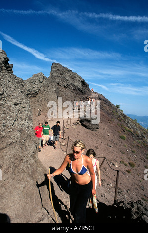 Klettern rund um Rand des Mount Vesuvius Vulkan bei Neapel in Italien. Stockfoto