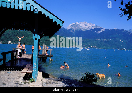 Frankreich, Haute Savoie, Saint Jorioz, Annecy-See im Sommer Stockfoto