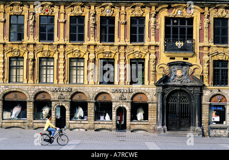 Frankreich, Nord, Lille, Grote Markt mit La Vieille Bourse Stockfoto