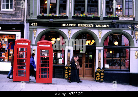 Großbritannien, Schottland, Edinburgh, die Deacon Brodie Taverne auf der Royal Mile (Rasen Straße) in der Altstadt. Stockfoto