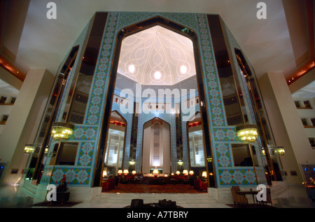 Innenräume der beleuchtet Hotel Al Bustan Palace Hotel Muscat Stockfoto