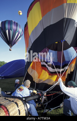 N.a., USA, Washington, Walla Walla. Aufpumpen von Heißluftballons Stockfoto