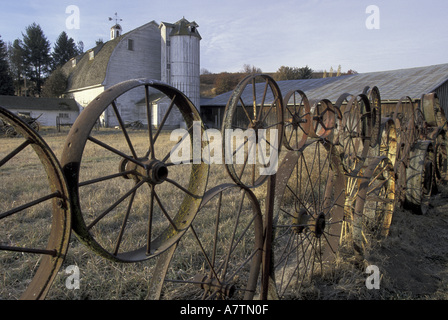 NA, USA, Washington, Uniontown. Rad-Zaun-Scheune Stockfoto