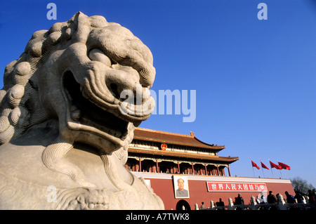 China, Beijing, Löwen Skulpturen vor der Eingangstür der verbotenen Stadt, Platz des himmlischen Friedens, auf dem Tien An Men Platz Stockfoto