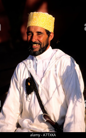 Marokko, Haut-Atlas, Marrakesch, eine marokkanische Tracht (eine berühmte Show im Restaurant Chez Ali) Stockfoto