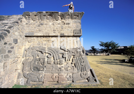 Standort Mexiko, Morelos Zustand, Xochicalco Weltkulturerbe der UNESCO, gefiederte Schlange Pyramide (Quetzalcoatl) Stockfoto