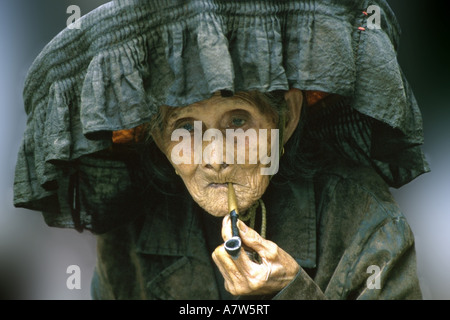 Hakka Frau Rauchen Opium, China, Hong Kong Stockfoto