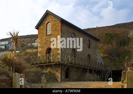 ein altes Maschinenhaus umgewandelt, ein Haus in Cornwall, england Stockfoto