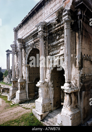 Geographie/Reise, Italien, Rom, Forum Romanum, Septimius Severus, Triumphbogen, Kaiser, architekturhistorisch, historisch, alt, Säulen, Vespasian-Tempel, alte Welt, Stockfoto