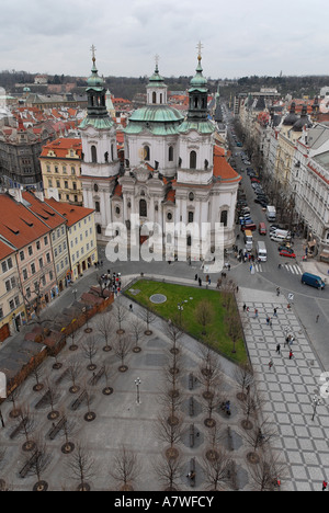 Altstadt, Altstädter Ring, Staromestske Namesti, Blick vom alten Clocktower, Kirche St. Nikolaus, Prag, Tschechische Republik Stockfoto