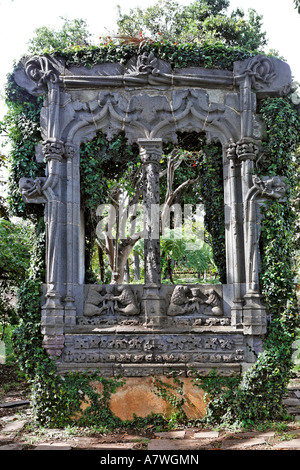 Fensterrahmen des 16 Jahrhunderts von Basalt im Manuelinic Stil, Quinta Das Cruzes, Funchal, Madeira, Portugal Stockfoto