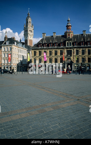 Place du General de Gaulle La Vieille Bourse Chamber Of Commerce Turm Lille Nord Flandern Frence Stockfoto