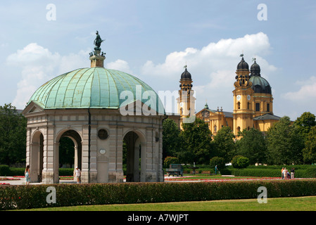 Diana-Tempel und Theatiner Kirche, Hofgarten, München, Upper Bavaria, Bayern, Deutschland Stockfoto