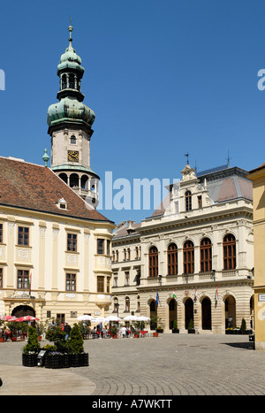 City Square Feind ter mit Feuerturm, historischen alten Stadt von Sopron, Ungarn Stockfoto