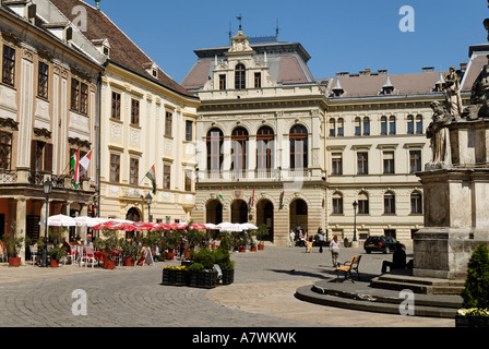 City Square Feind ter mit Feuerturm, historischen alten Stadt von Sopron, Ungarn Stockfoto